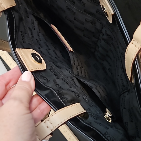 MICHAEL Michael Kors Jet Set Black Patent shoulder bag - Picture 13 of 14